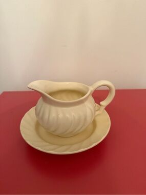 Cream Ceramic Creamer and Saucer Set - Soft Cream Finish